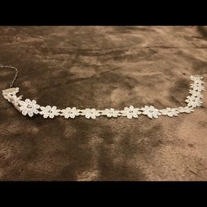 5/$25 Lace Daisy Chocker